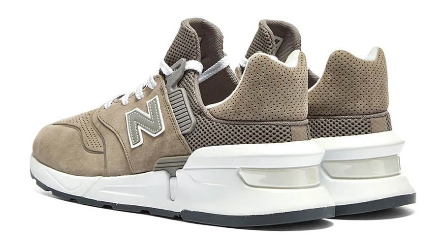 Le pack COMME des GARÇONS x New Balance 997S dévoilé COMME des GARÇONS x New Balance 997S Brown