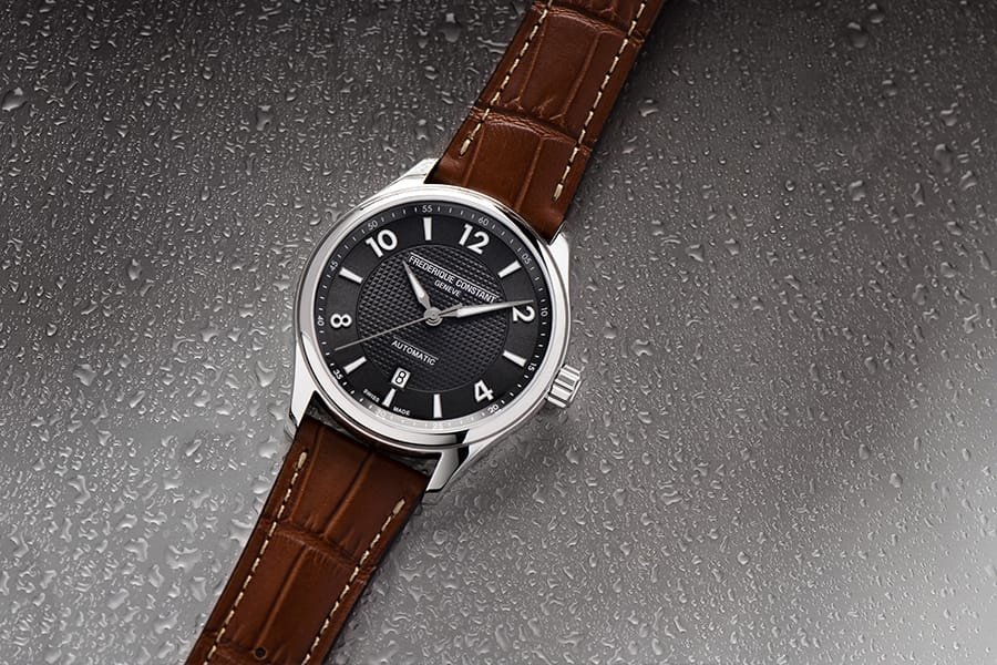 Frédérique Constant met à flot sa nouvelle Runabout French Riviera Edition Frédérique Constant - Runabout French Riviera Edition