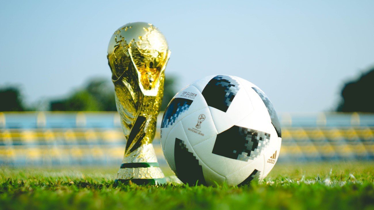 Retour sur un demi-siècle de ballons officiels adidas de la Coupe FIFA