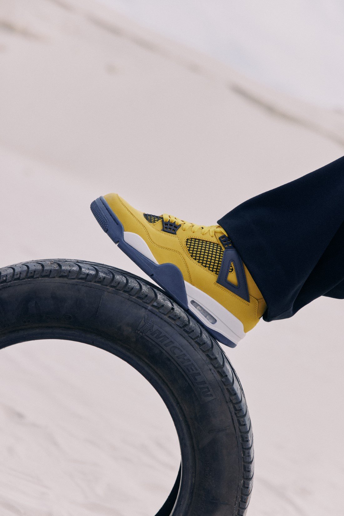 Air Jordan 4 Lightning 10 Air Jordan 4 Lightning