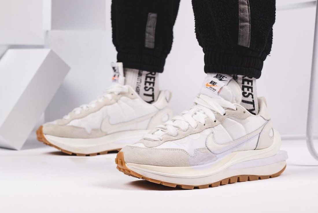 sacai x Nike Vaporwaffle Sail 3 sacai x Nike Vaporwaffle "Sail"