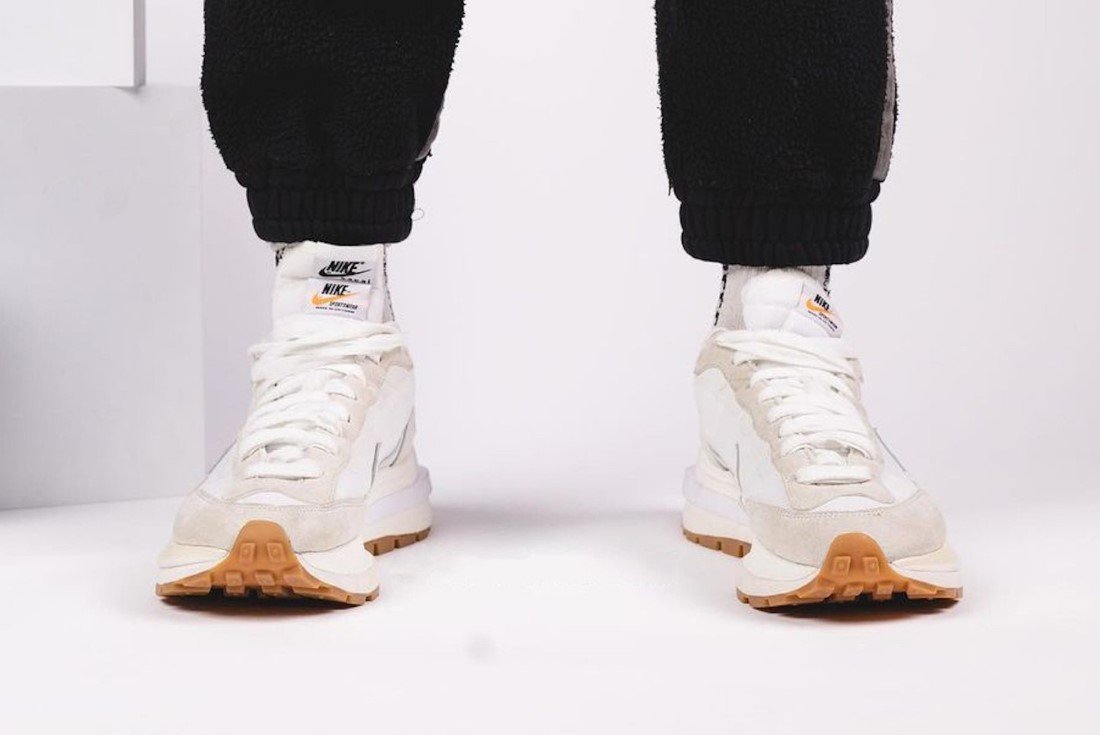 sacai x Nike Vaporwaffle Sail 5 sacai x Nike Vaporwaffle "Sail"