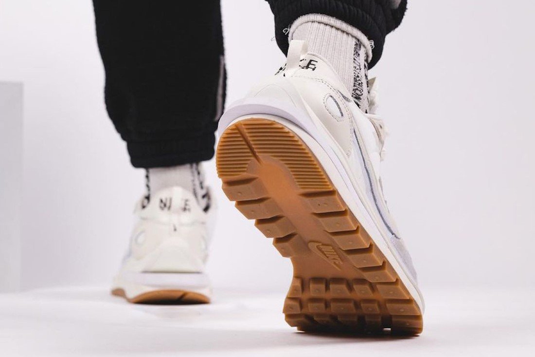 sacai x Nike Vaporwaffle Sail 6 sacai x Nike Vaporwaffle "Sail"