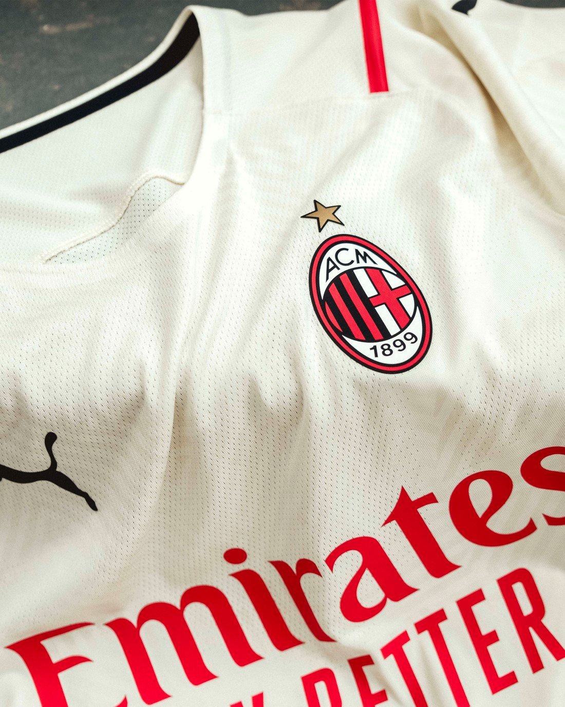 PUMA Football x AC Milan Kit Exterieur 2021 2022 2 PUMA Football x AC Milan - Kit Extérieur 2021-2022