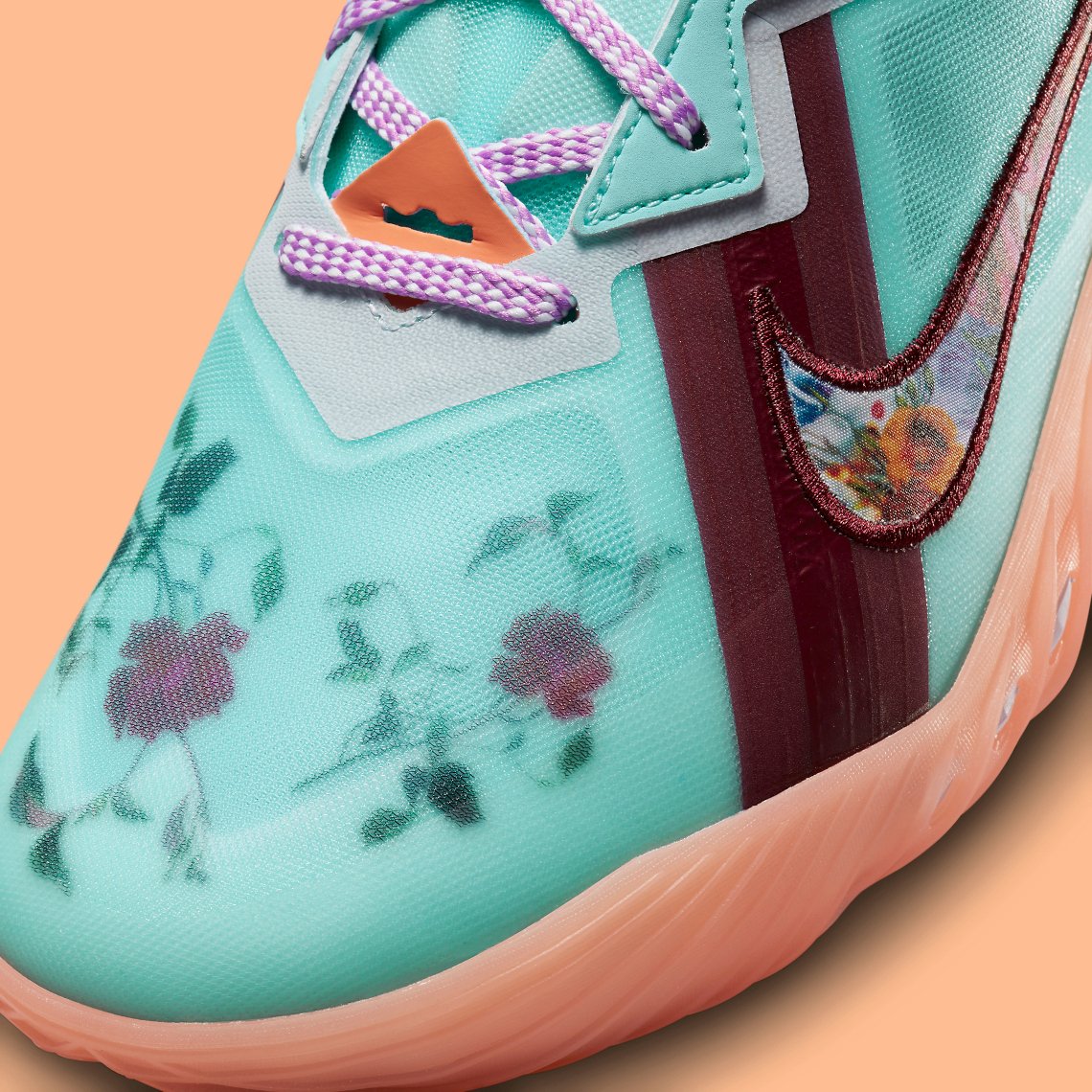 Nike LeBron 18 Low Floral 6 Nike LeBron 18 Low "Floral"