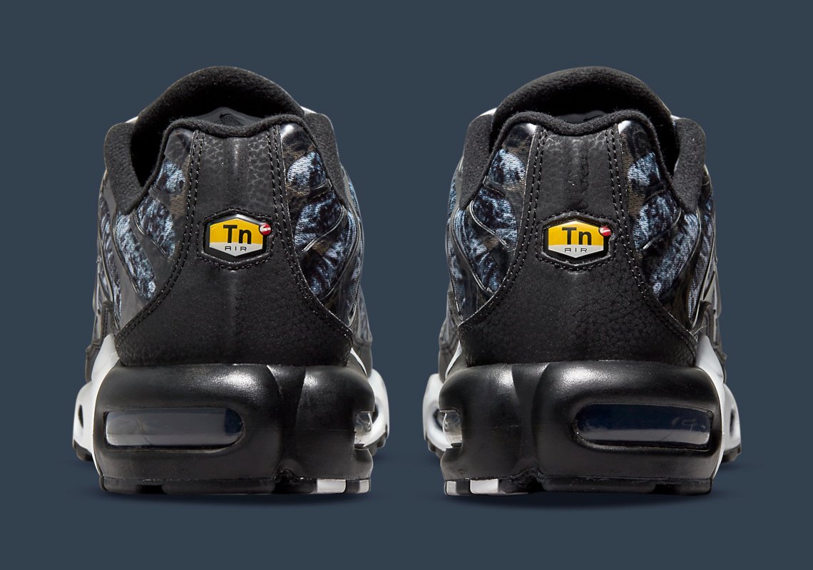 Nike Air Max Plus Camouflage Midnight Navy 4 Nike Air Max Plus Camouflage "Midnight Navy"