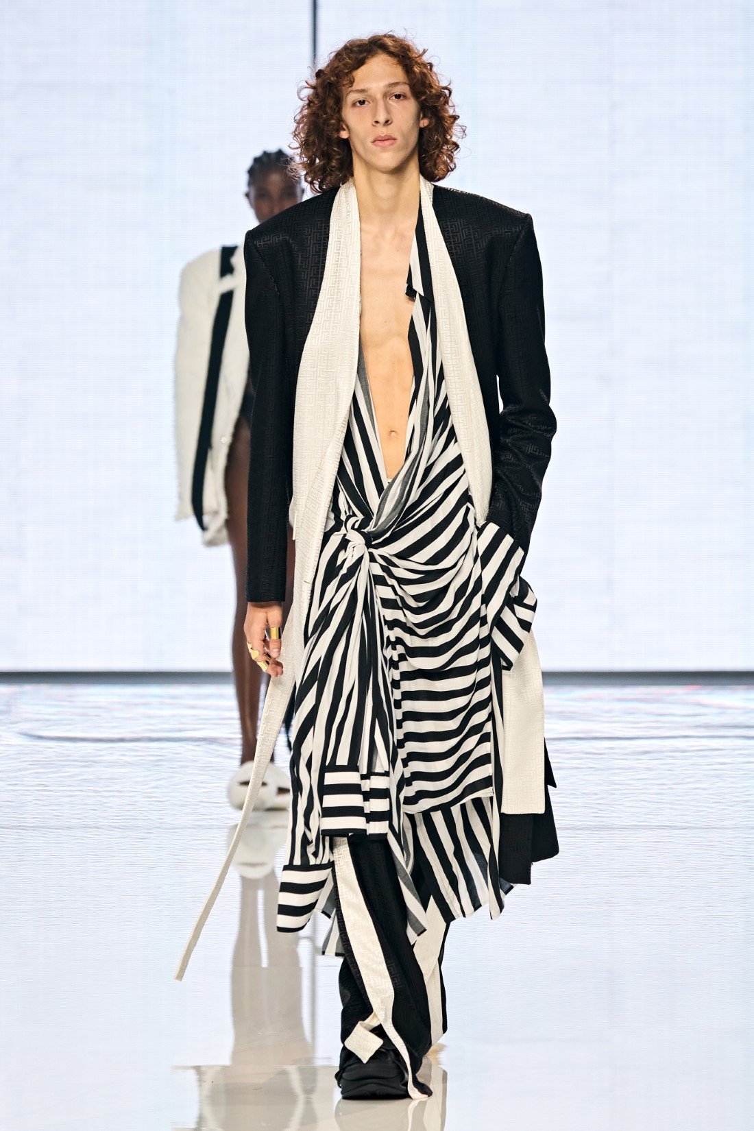 Balmain Printemps Ete 2022 Paris Fashion Week 12 Balmain - Printemps-Été 2022 - Paris Fashion Week