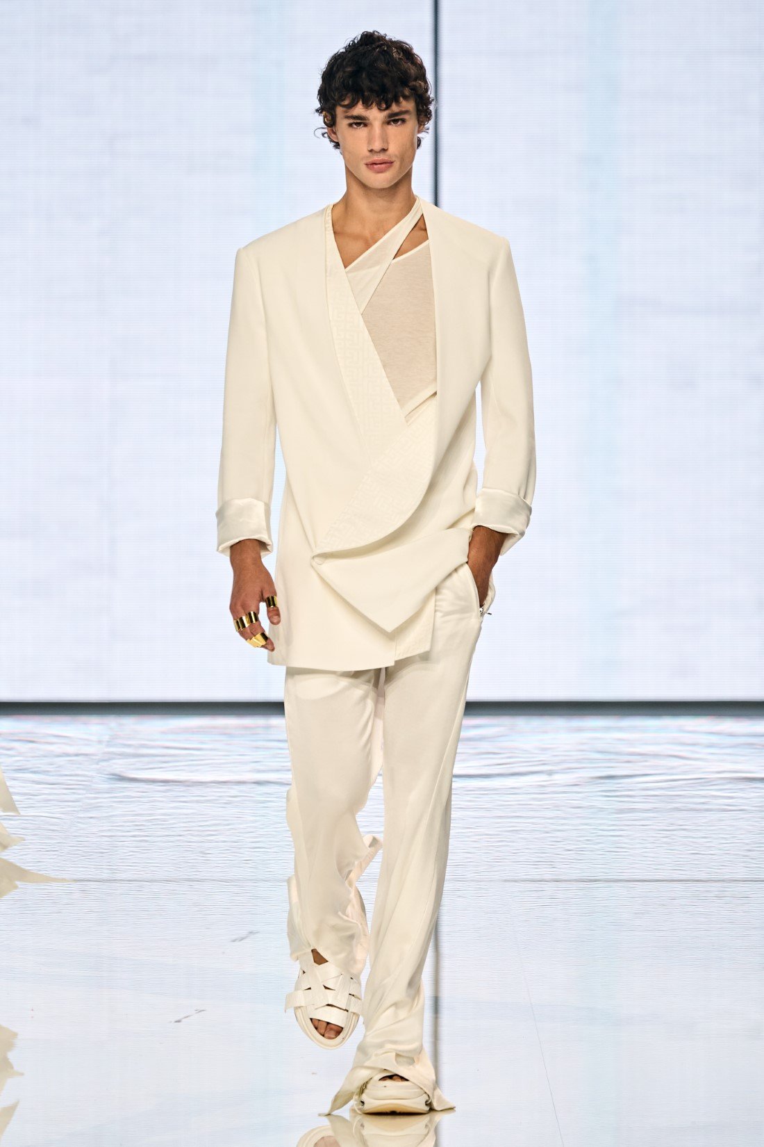 Balmain Printemps Ete 2022 Paris Fashion Week 43 Balmain - Printemps-Été 2022 - Paris Fashion Week