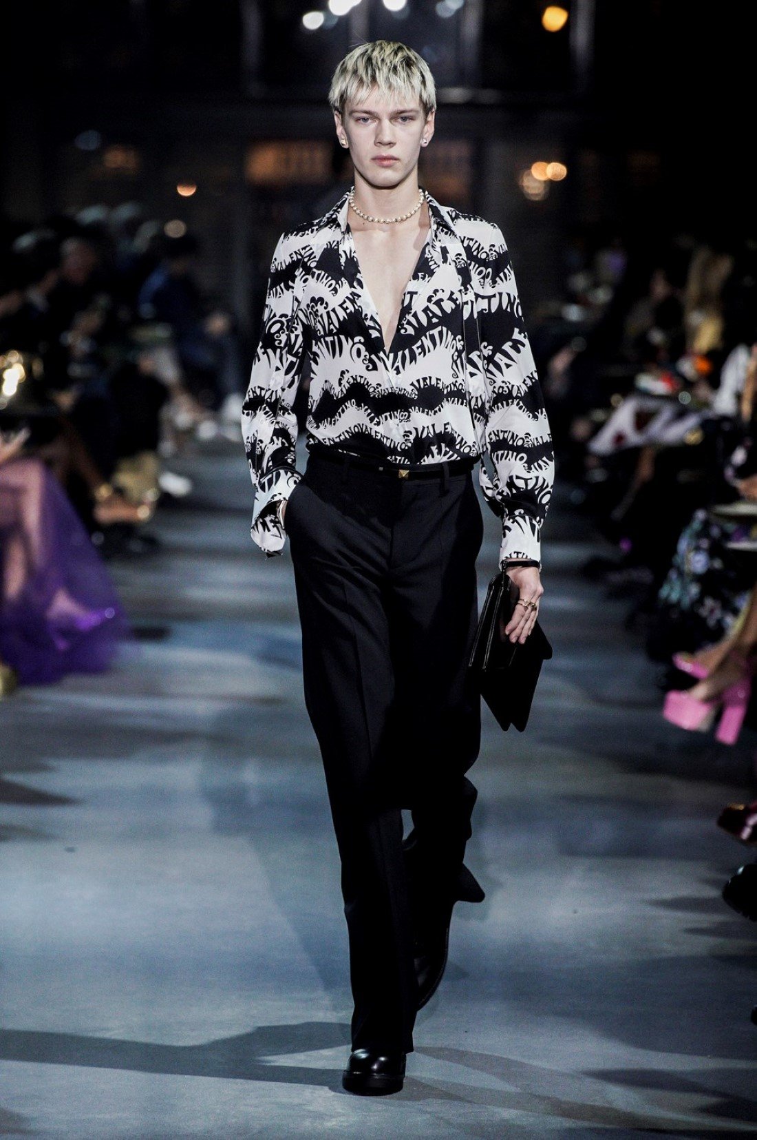 Valentino Printemps Ete 2022 Paris Fashion Week 22 Valentino - Printemps-Été 2022 - Paris Fashion Week