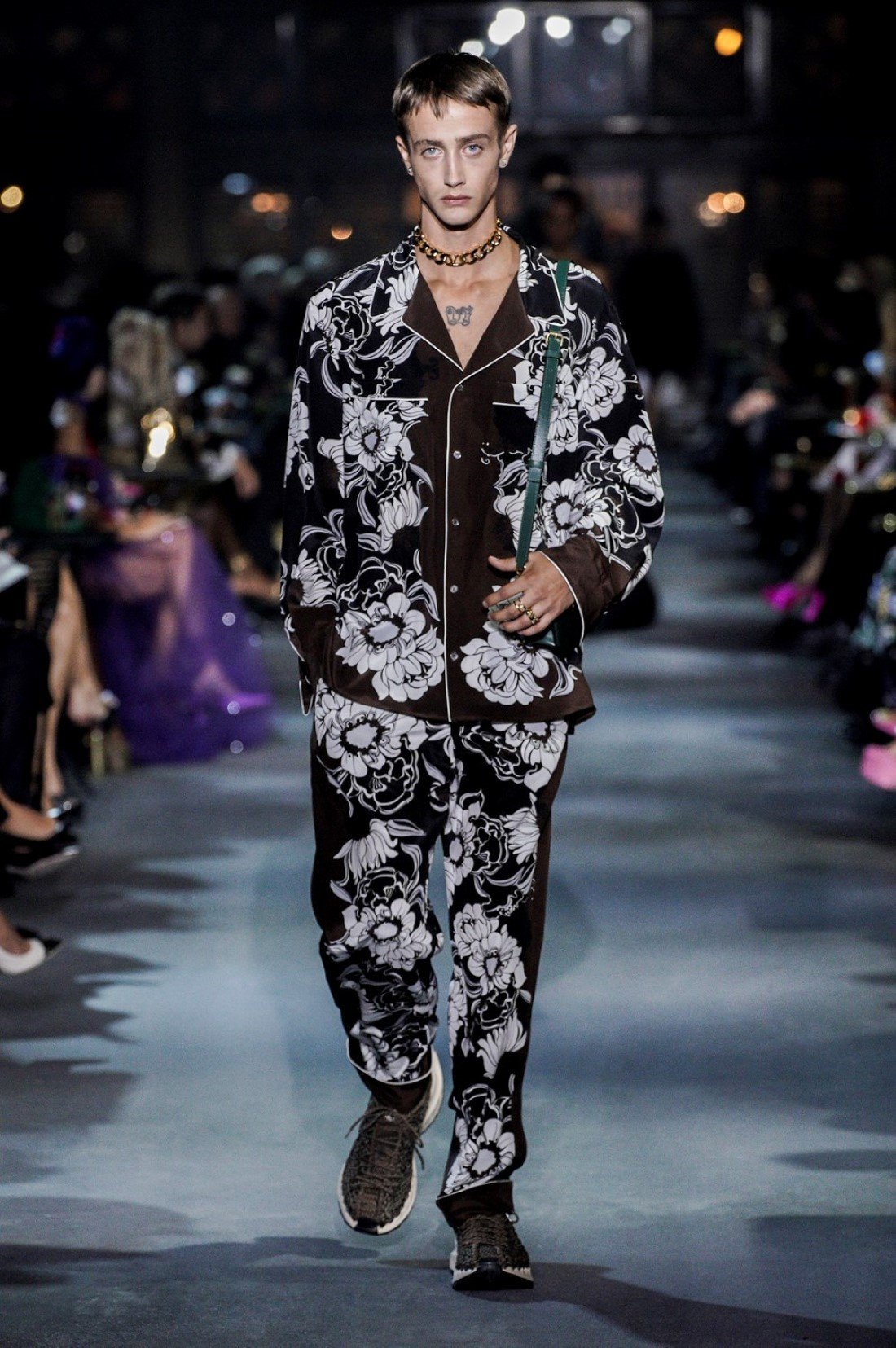 Valentino Printemps Ete 2022 Paris Fashion Week 6 Valentino - Printemps-Été 2022 - Paris Fashion Week