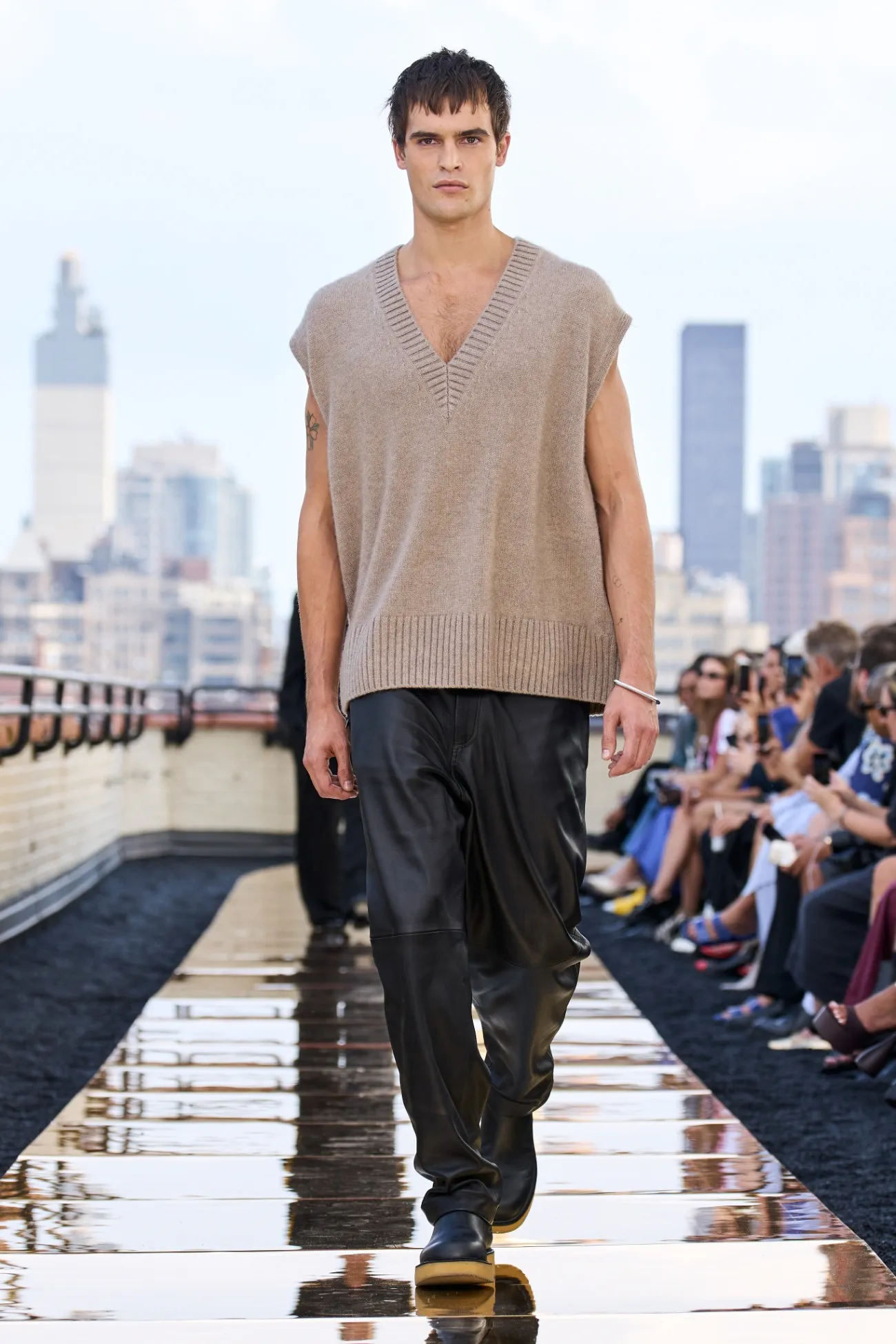 COS - Automne-Hiver 2022 - New York Fashion Week