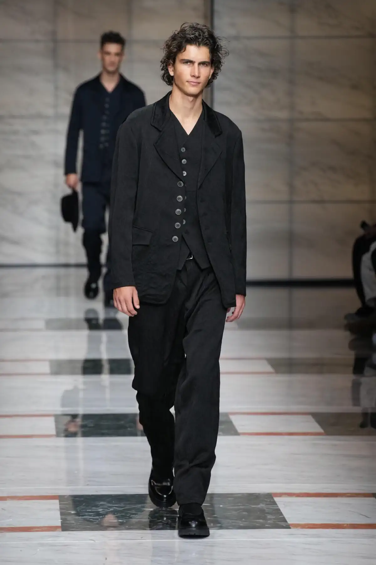 Giorgio Armani - Automne-Hiver 2023 - Milan Fashion Week Men's