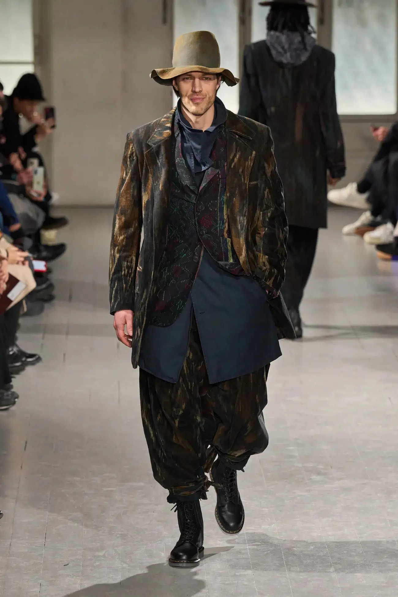 Yohji Yamamoto - Automne-Hiver 2023 - Paris Fashion Week Men's
