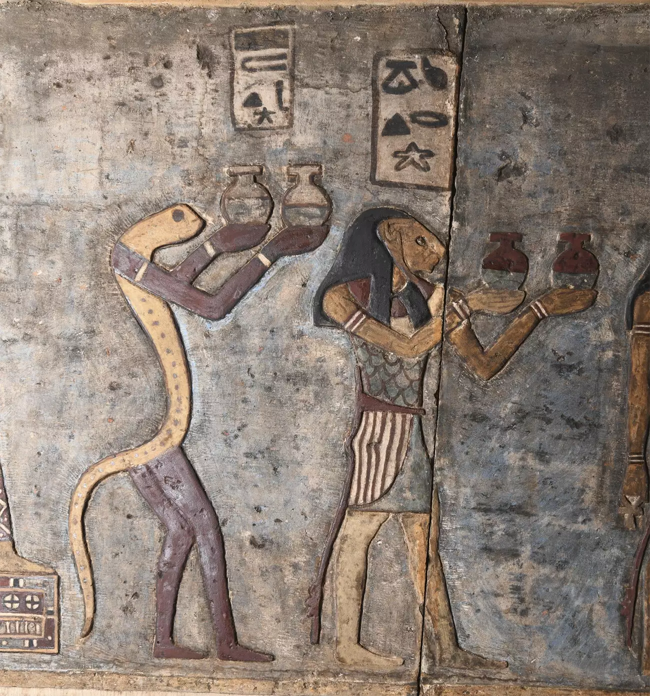 Anciennes peintures murales du zodiaque égyptien au temple d'Esna