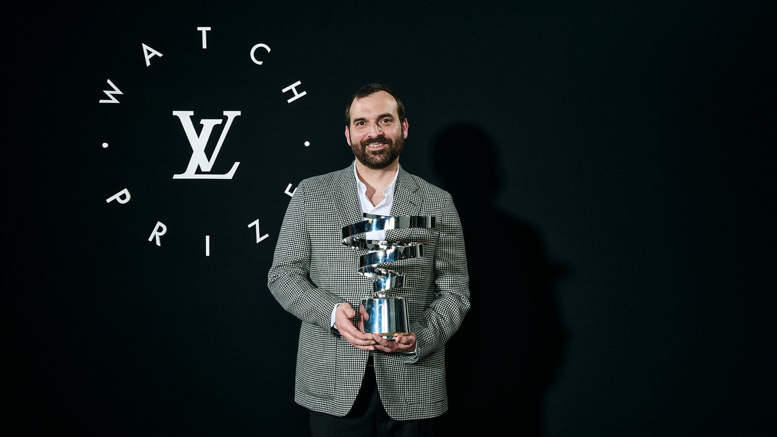 L'horloger suisse Raúl Pagès remporte le premier Louis Vuitton Watch Prize !
